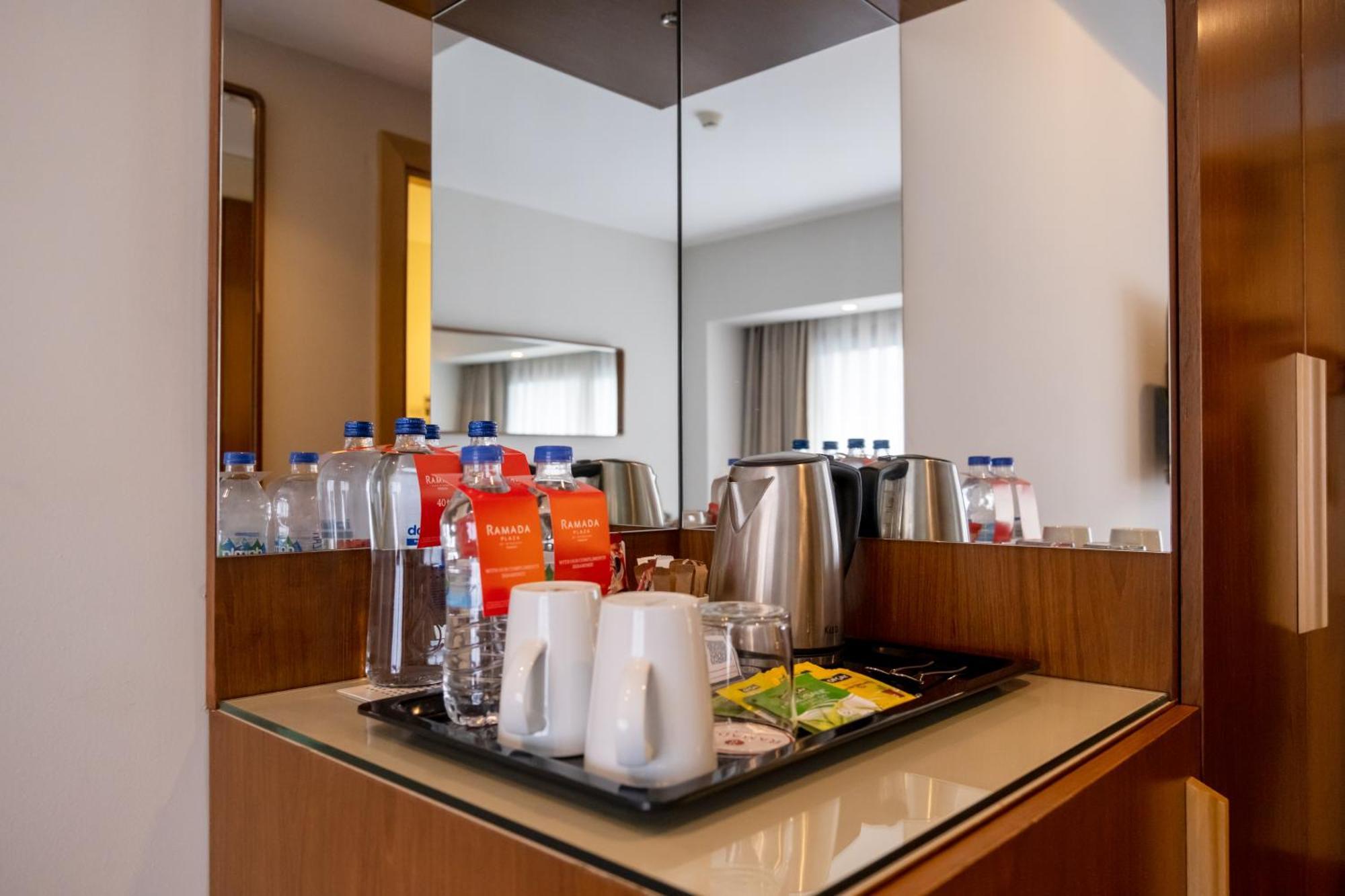 Ramada Plaza &