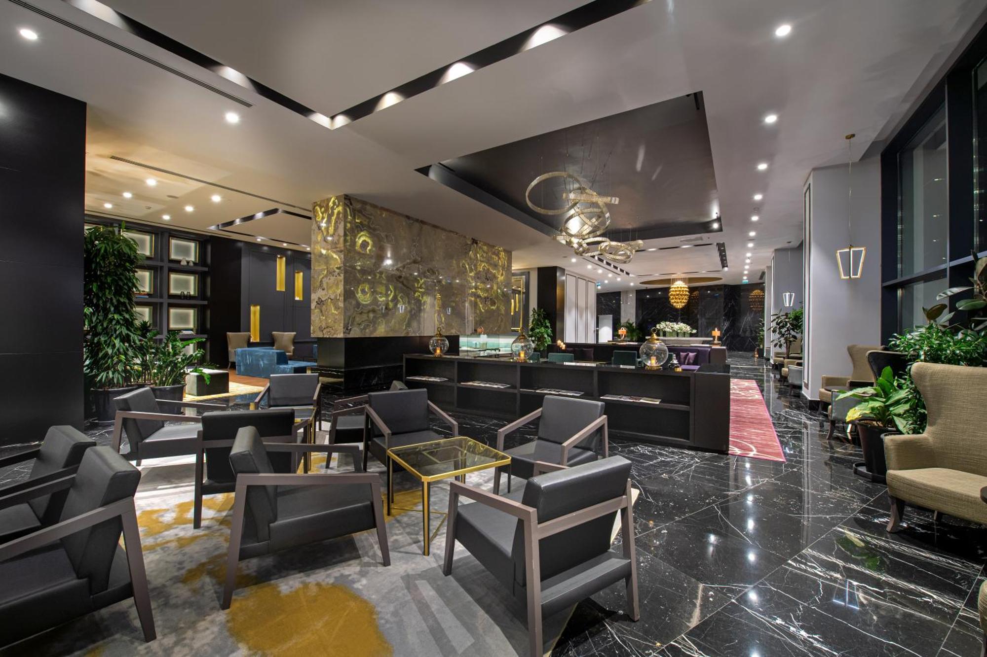 Ramada Plaza &