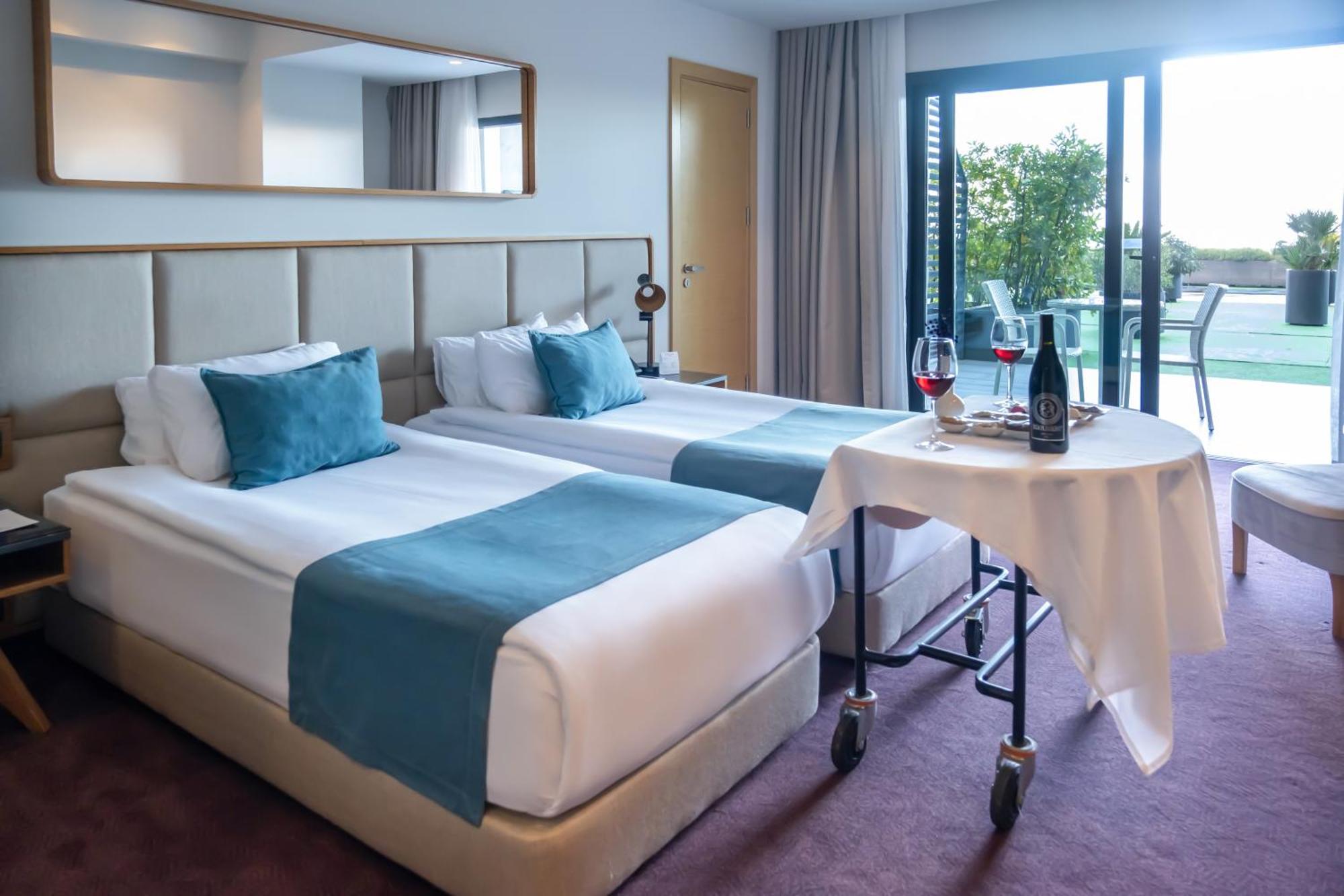 Hotel Ramada Plaza & 5*